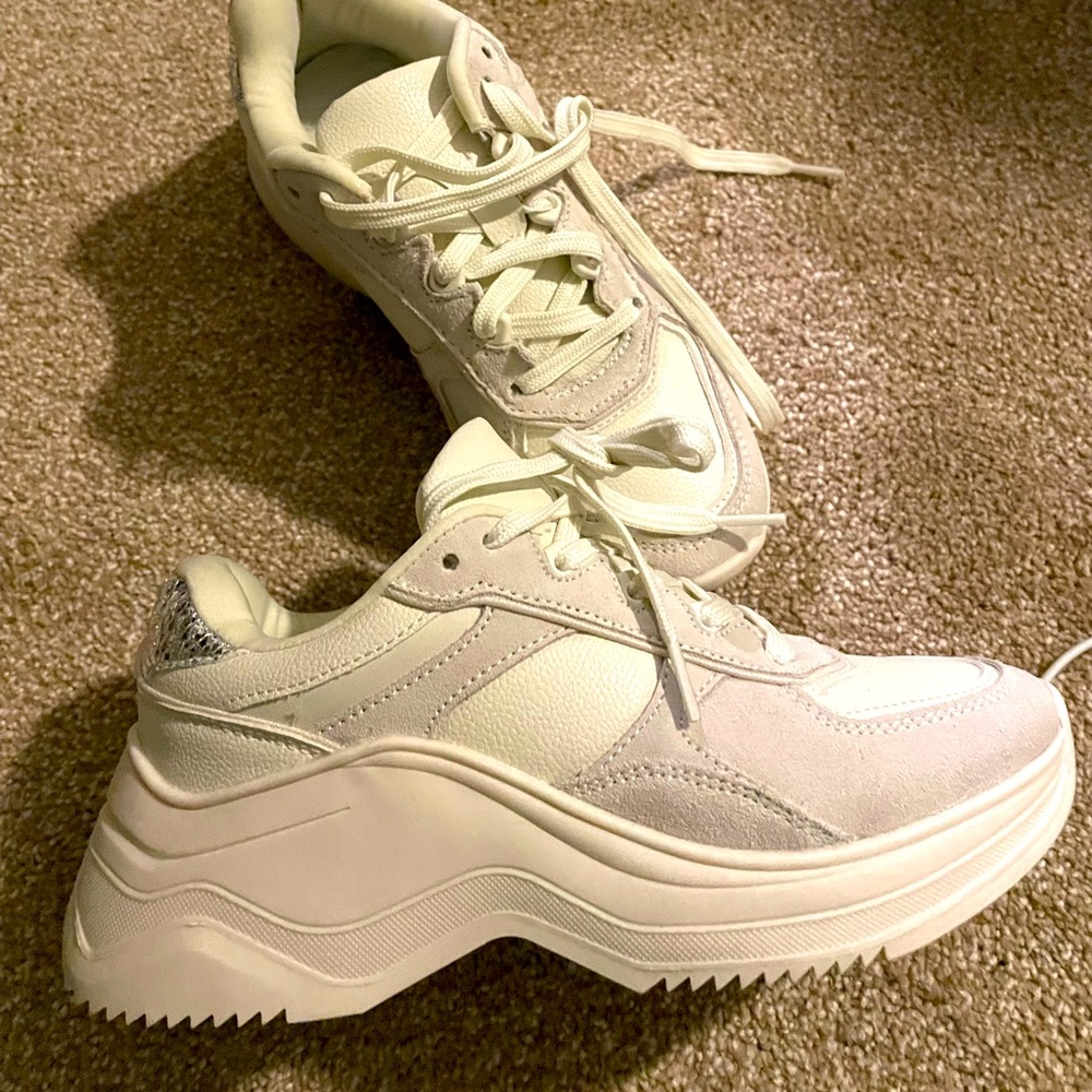 Zara chunky sneakers. Never worn. Size 6.